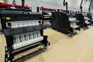 configuration de l'équipement d'impression DTF, y compris l'imprimante et la presse à chaud